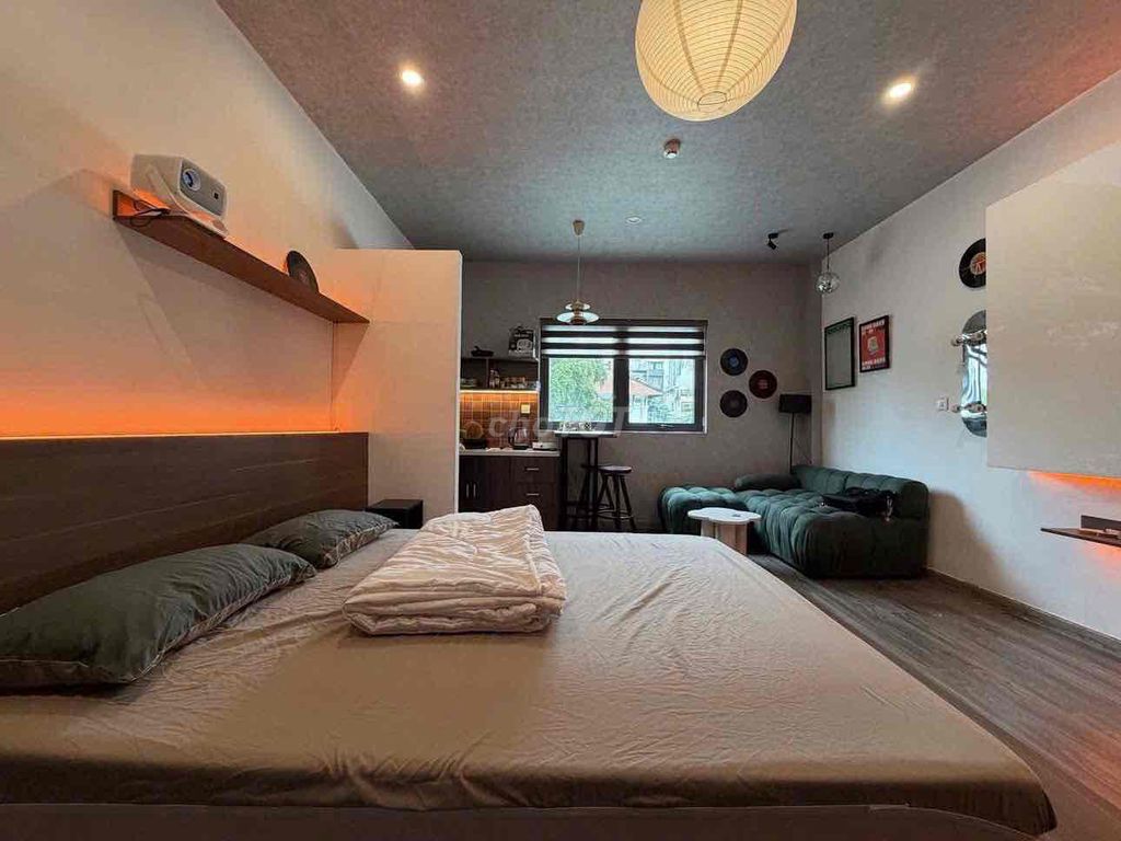 studio full interior county 1