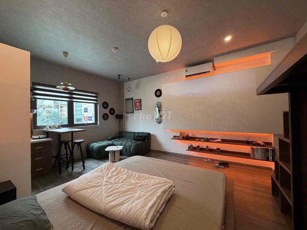 studio full interior county 1