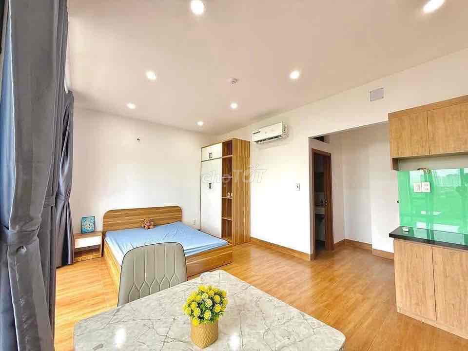 The construction of the new balcony is the 7th ofTrường Chinh . . .