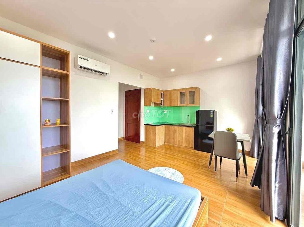 The construction of the new balcony is the 7th ofTrường Chinh . . .