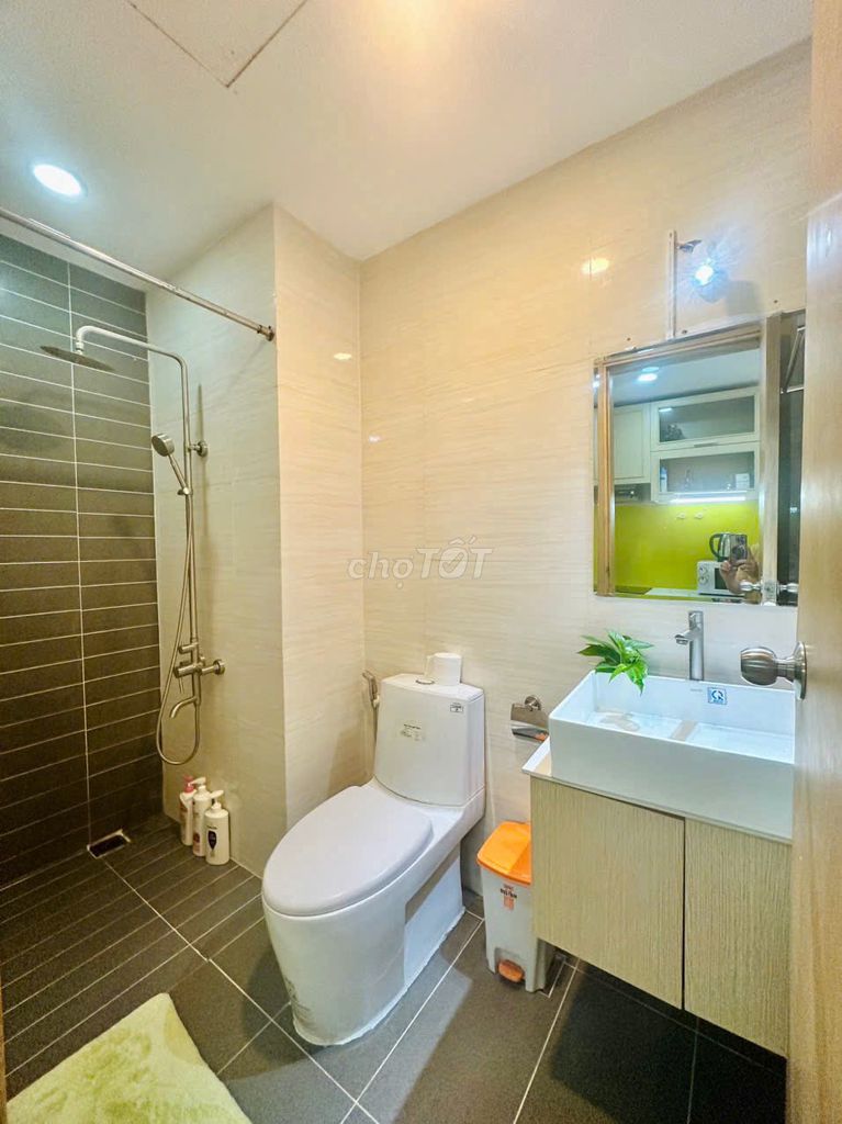 Renvergate District 4 - 38 M2 full furniture at 13.5 million
