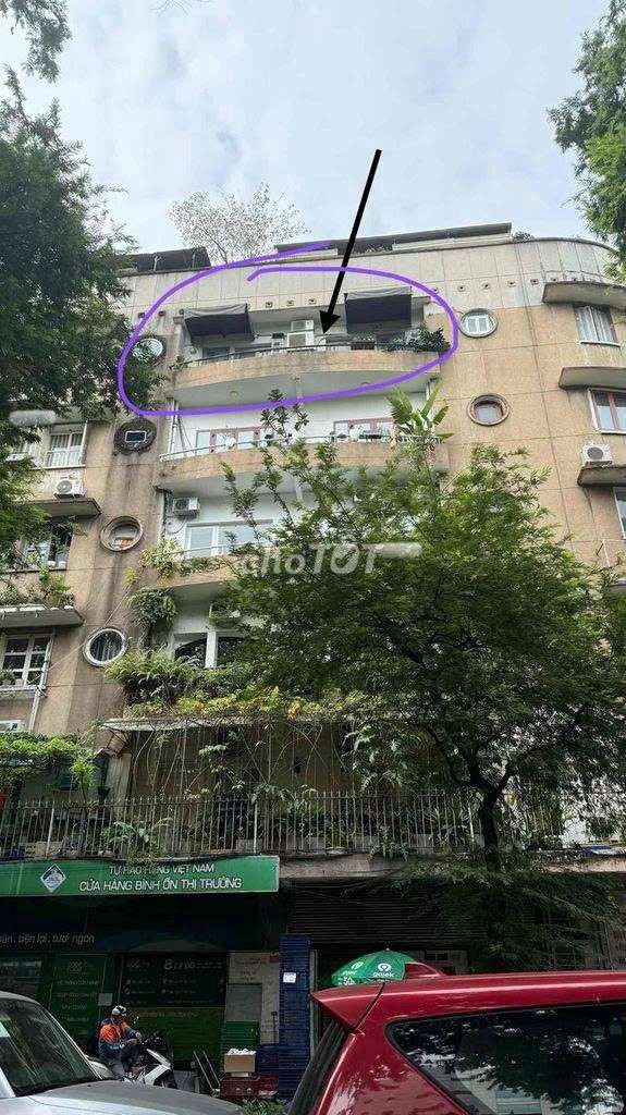 L6 apartments have elevators. 145 meters 2 3 bedrooms, just around the corner. Only 3x