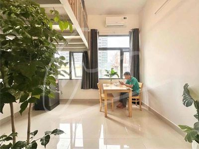Rent a new full interior room 100 percent -- right in the heart of Bình Thạnh.
