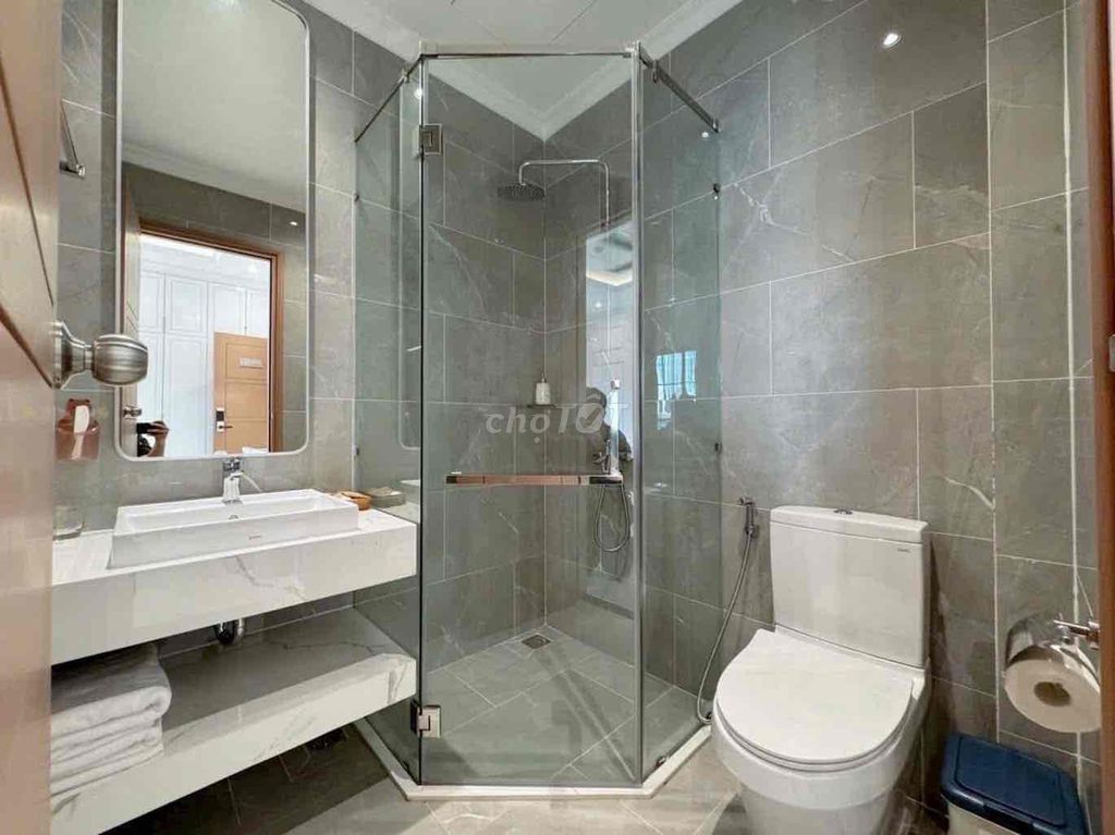 apartment 1 high-level balcony bedroom in Hoàng Sa District 1 is full of furniture