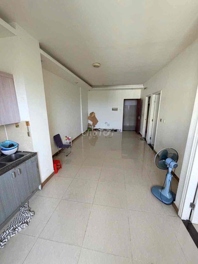 Rent up the German apartment. Price: 7.5 million. Two bedrooms, two toilets.