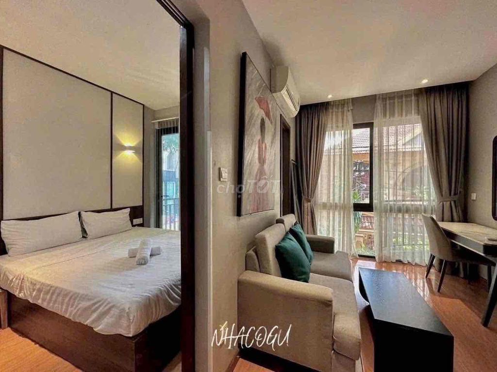 In one of the top Nguyễn Tri Phương furniture bedrooms in the 10th district.