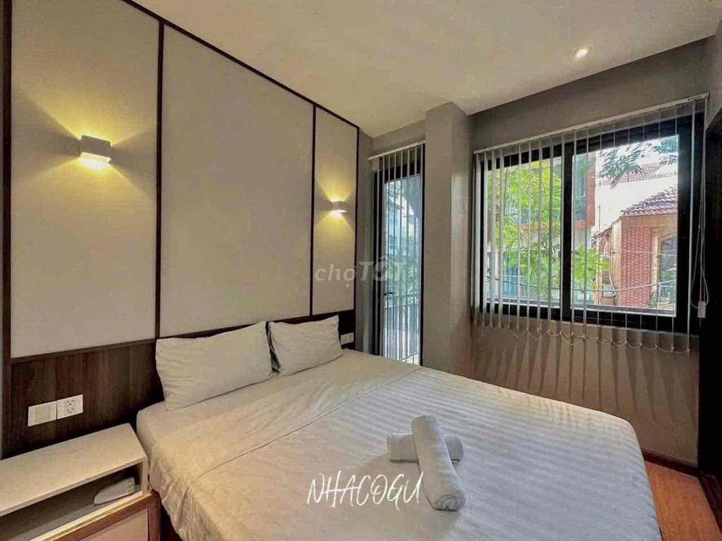 In one of the top Nguyễn Tri Phương furniture bedrooms in the 10th district.