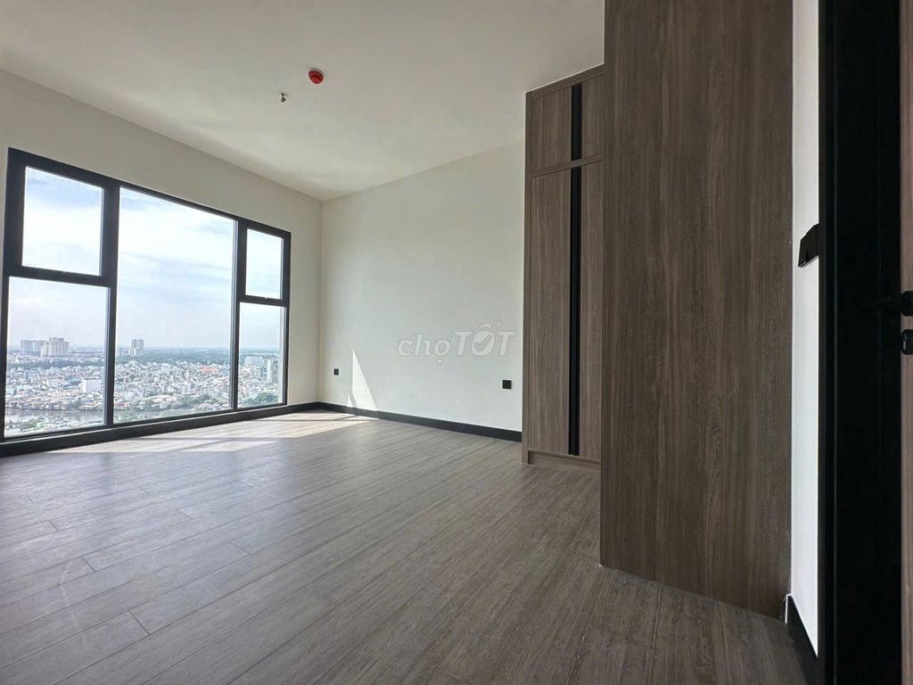 Rent over 6 Delasol 2 bedrooms 2 empty toilets, 19.5-22 million a month.