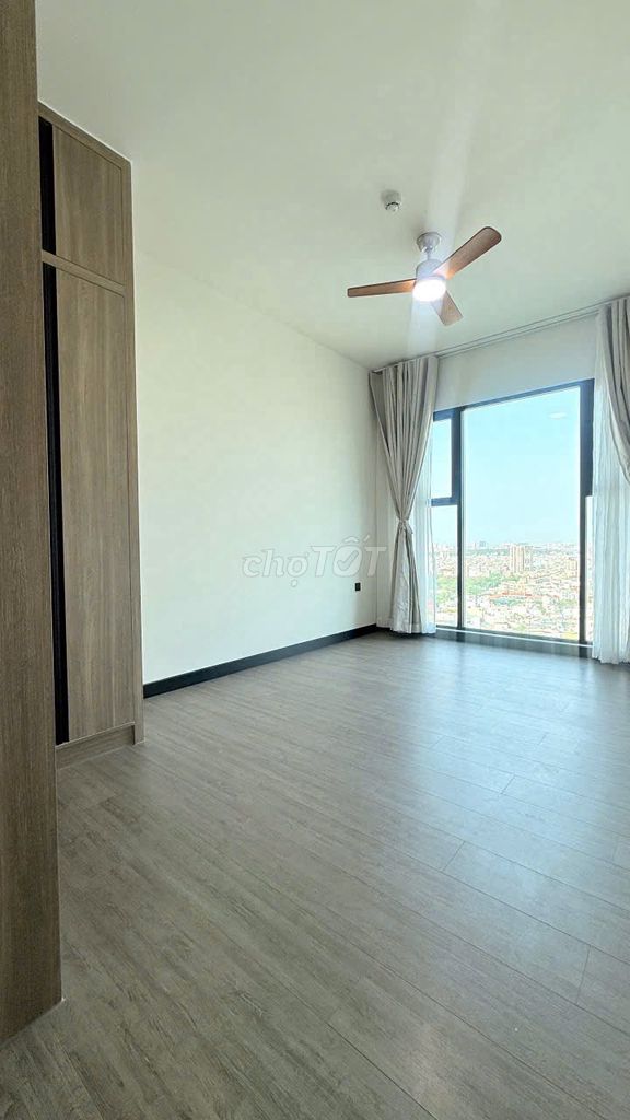 Rent over 6 Delasol 2 bedrooms 2 empty toilets, 19.5-22 million a month.