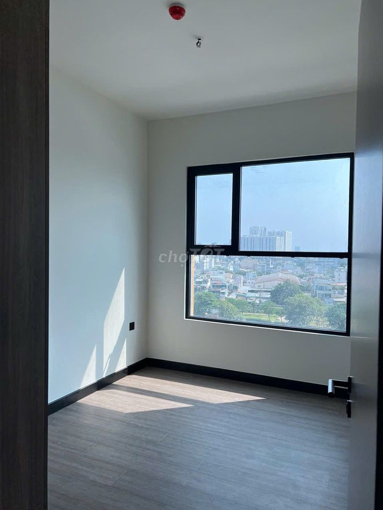 Rent over 6 Delasol 2 bedrooms 2 empty toilets, 19.5-22 million a month.