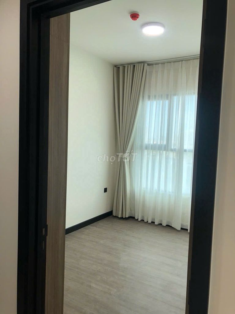 Rent over 6 Delasol 2 bedrooms 2 empty toilets, 19.5-22 million a month.