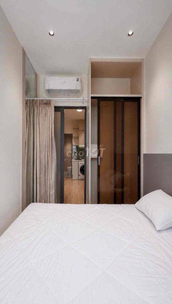 Tell Zhang the new service house is 100%, even the House, the City Market, 50 M2