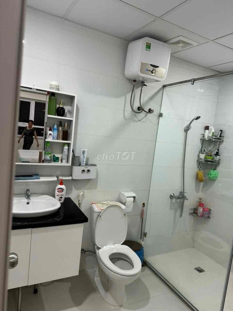 Rent the three bedrooms at Topaz Elite aeon District 8 full of beautiful furniture 15 million