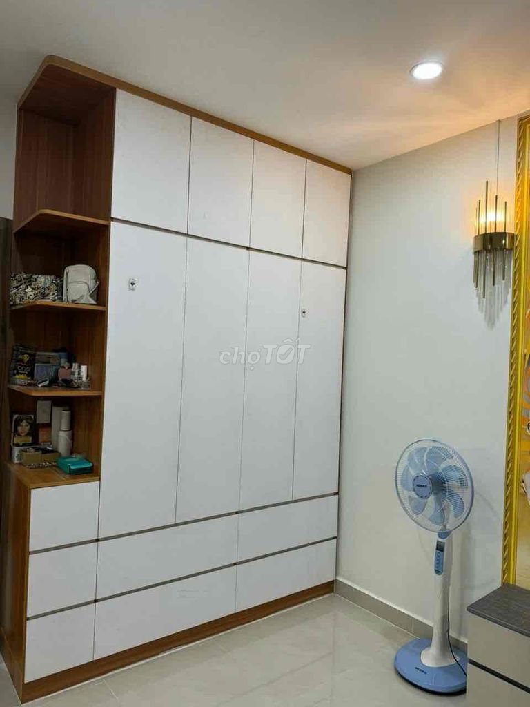 Rent the three bedrooms at Topaz Elite aeon District 8 full of beautiful furniture 15 million