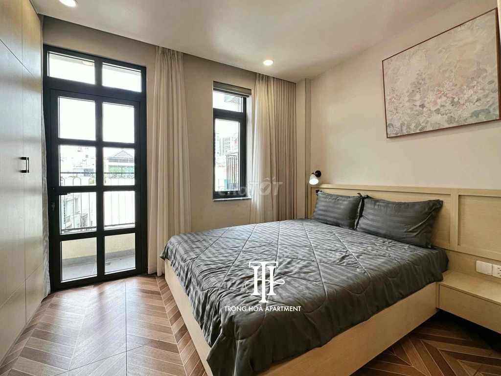 The apartment is a full bedroom with a clear balcony.