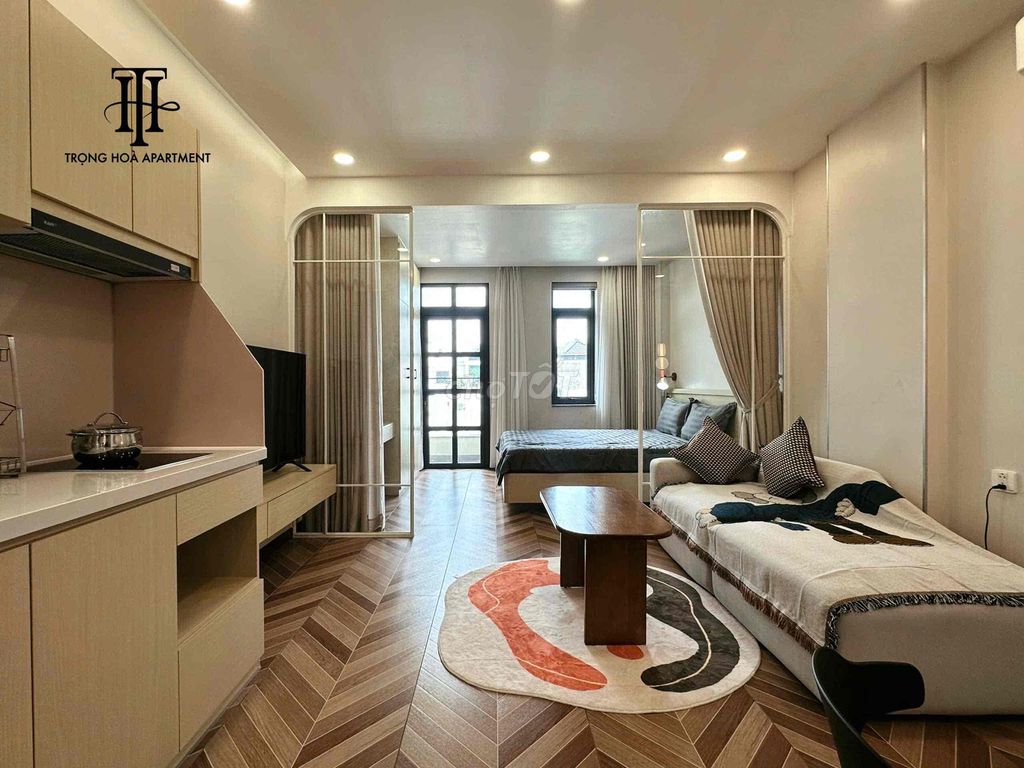 The apartment is a full bedroom with a clear balcony.
