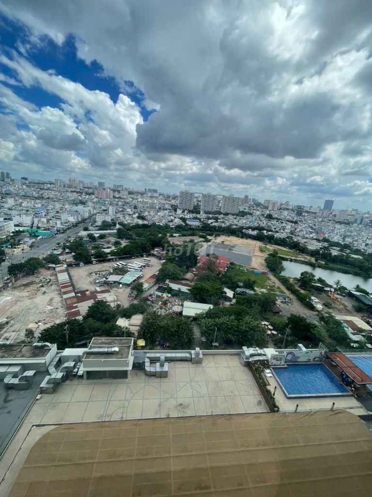 Topaz Elite 2 bedroom 2 . 79 meters empty air conditioning - 12 million rent