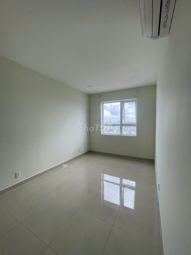 Topaz Elite 2 bedroom 2 . 79 meters empty air conditioning - 12 million rent