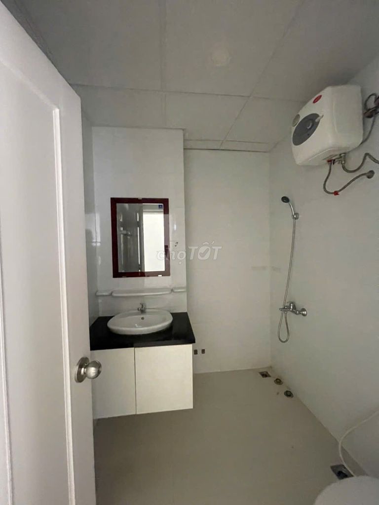 Topaz Elite 2 bedroom 2 . 79 meters empty air conditioning - 12 million rent