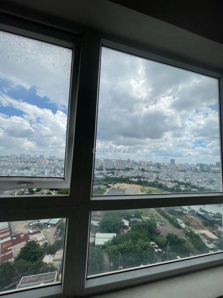 Topaz Elite 2 bedroom 2 . 79 meters empty air conditioning - 12 million rent