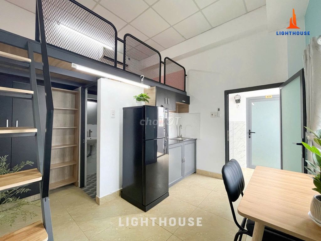 Open Window - full interior, elevator right Quang Trung