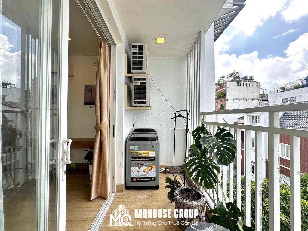 studio service apartment 1 .a. p.u. balcony full interior, tone pastel