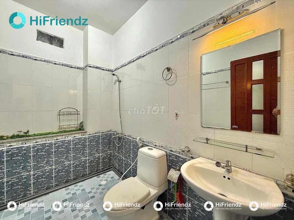 Rent a balcony studio near vlu-iuh-a-knit-tried.