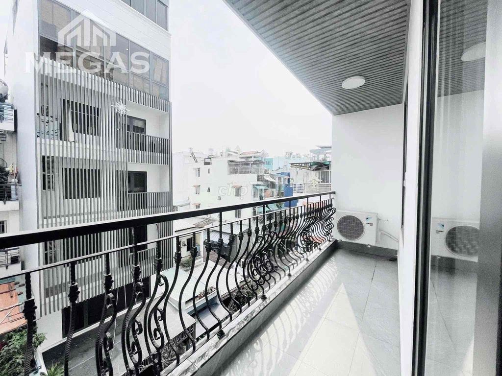 New 60 percent comfortable apartment at the precinct in Central One.