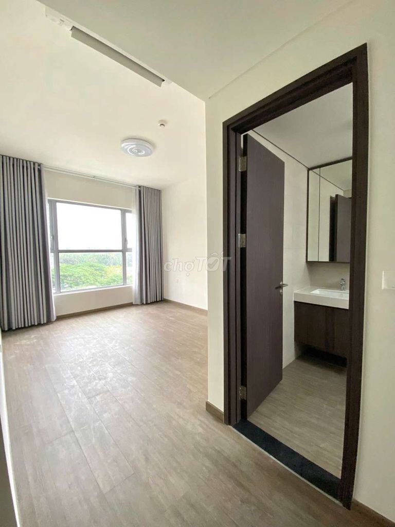 Celesta Rise rents three times the rent. Two bathrooms, 106 m2 basics for only 18 million.