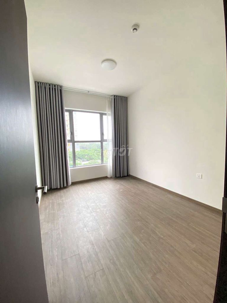Celesta Rise rents three times the rent. Two bathrooms, 106 m2 basics for only 18 million.