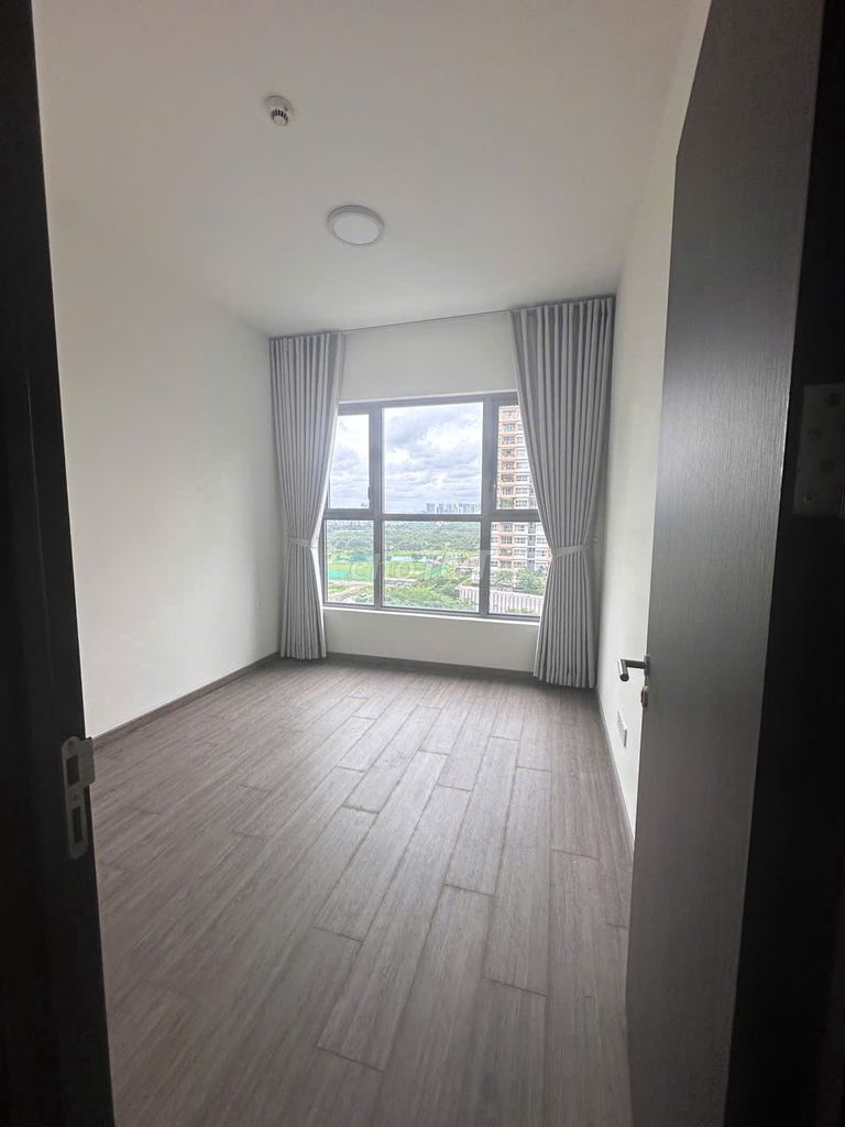 Celesta Rise rents three times the rent. Two bathrooms, 106 m2 basics for only 18 million.
