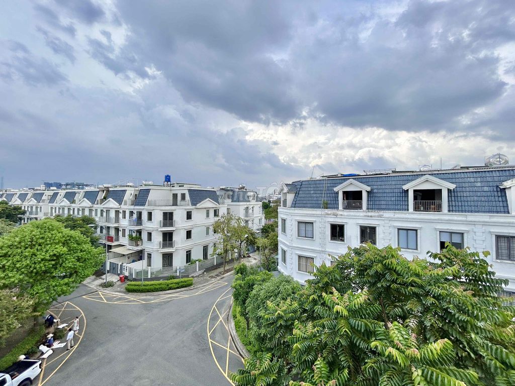Rent a mini apartment at Lakeview City.
