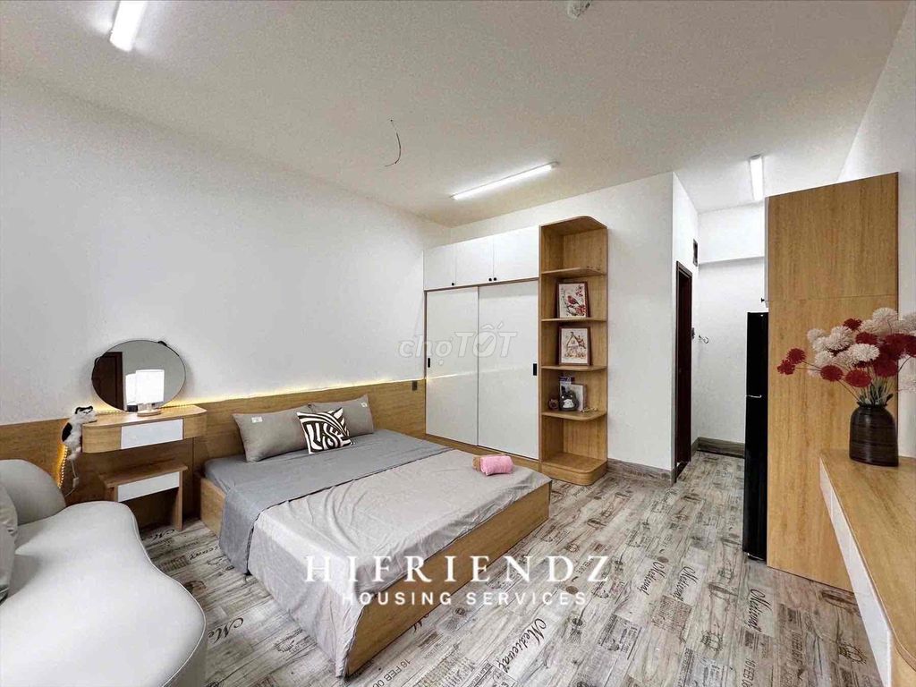 Rent a service apartment right in Nguyễn Thị Thập -- 7th near the toilet.