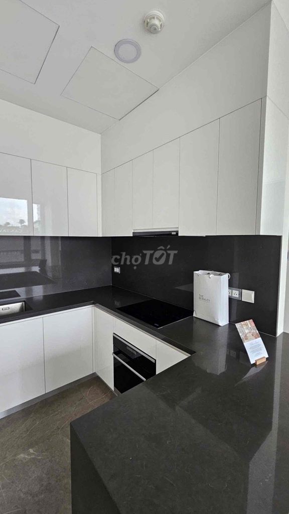 Rent two bedrooms The Berkley Thảo Điền