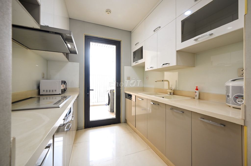 Rent a three-size ion ion lyrosa apartment, where the luxury interior is only 29 million.