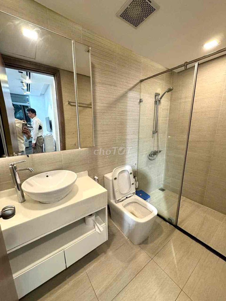 Rent a room full of only 17 million interiors, Vinhomes Central Park, printed immediately.