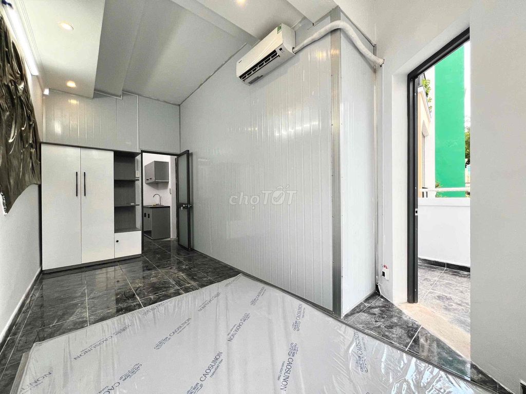 - Two bedrooms - Balcon - Full cabinet - Nguyễn Tri Phương, District 10 near ueh