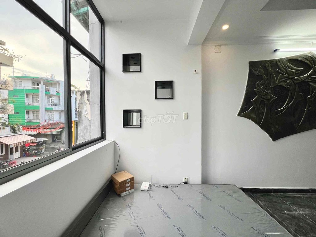 - Two bedrooms - Balcon - Full cabinet - Nguyễn Tri Phương, District 10 near ueh
