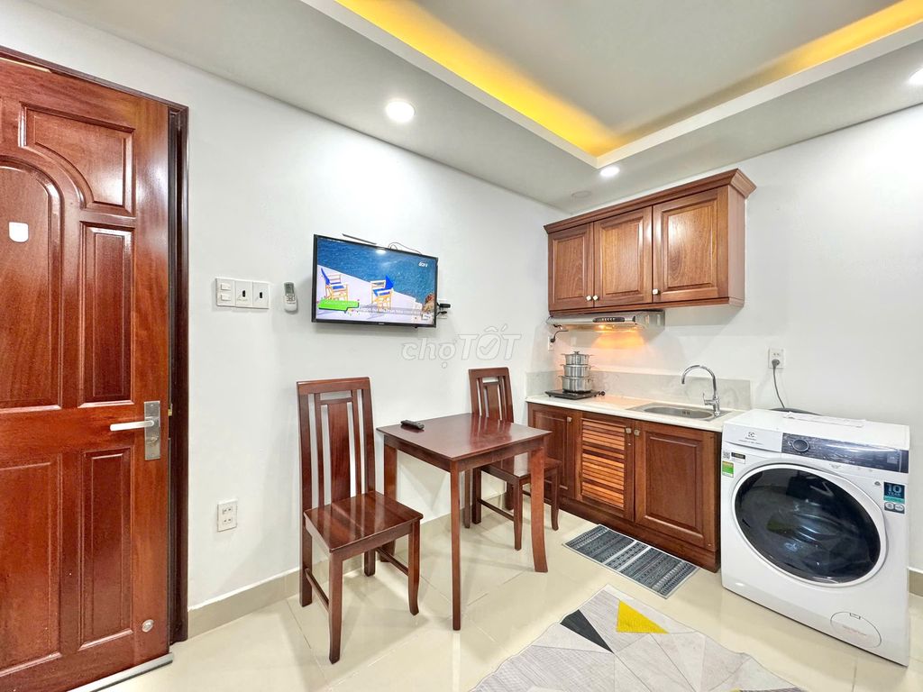Level 30 m2 high-level furniture, right on the Hoàng Sa side near the personal plot.