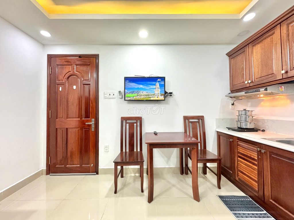 Level 30 m2 high-level furniture, right on the Hoàng Sa side near the personal plot.