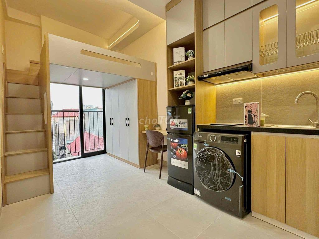 Nguyễn Ảnh Thủ New Builder 100 percent University uth.