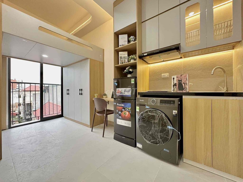 Nguyễn Ảnh Thủ New Builder 100 percent University uth.