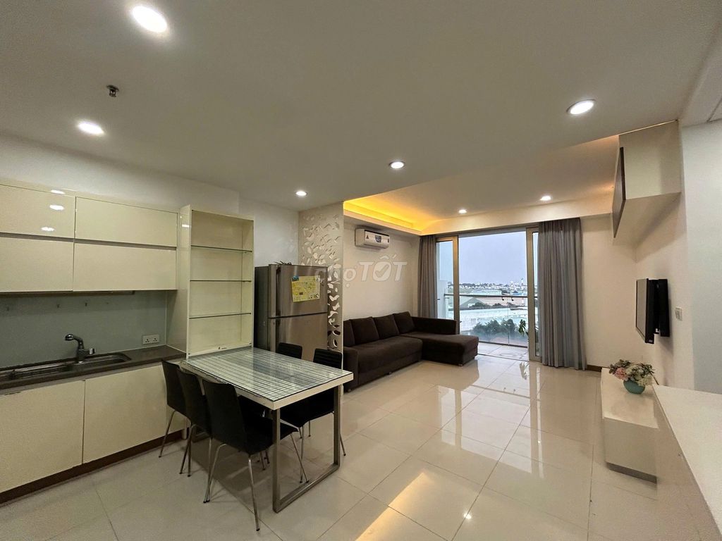 Very rare. 17 million Saigon Airport Plaza 2 bedroom 2 beautiful 187 bathrooms