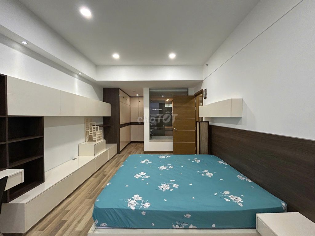 Very rare. 17 million Saigon Airport Plaza 2 bedroom 2 beautiful 187 bathrooms