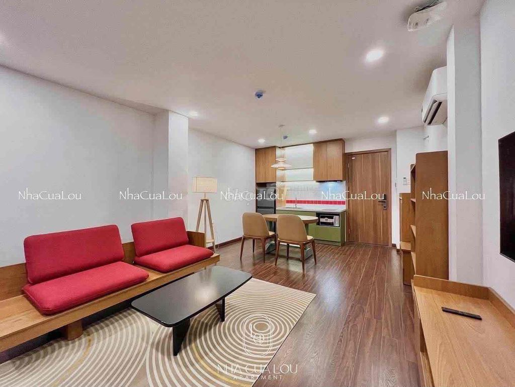 Makes more than 100 apartments. One bedroom-- Phú Nhuận district -- reasonable price.