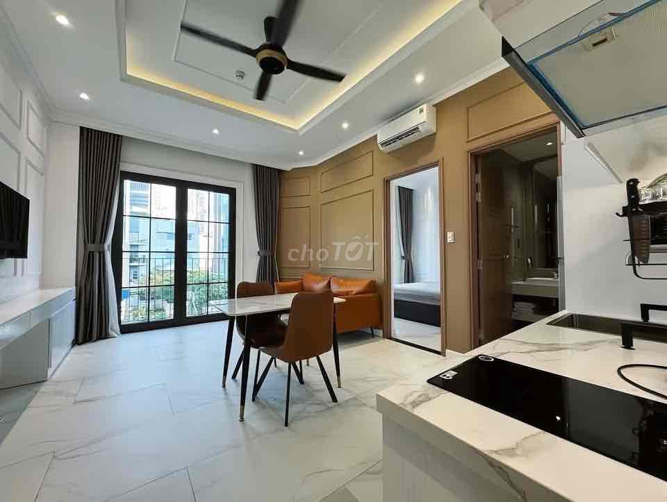 Makes more than 100 apartments. One bedroom-- Phú Nhuận district -- reasonable price.