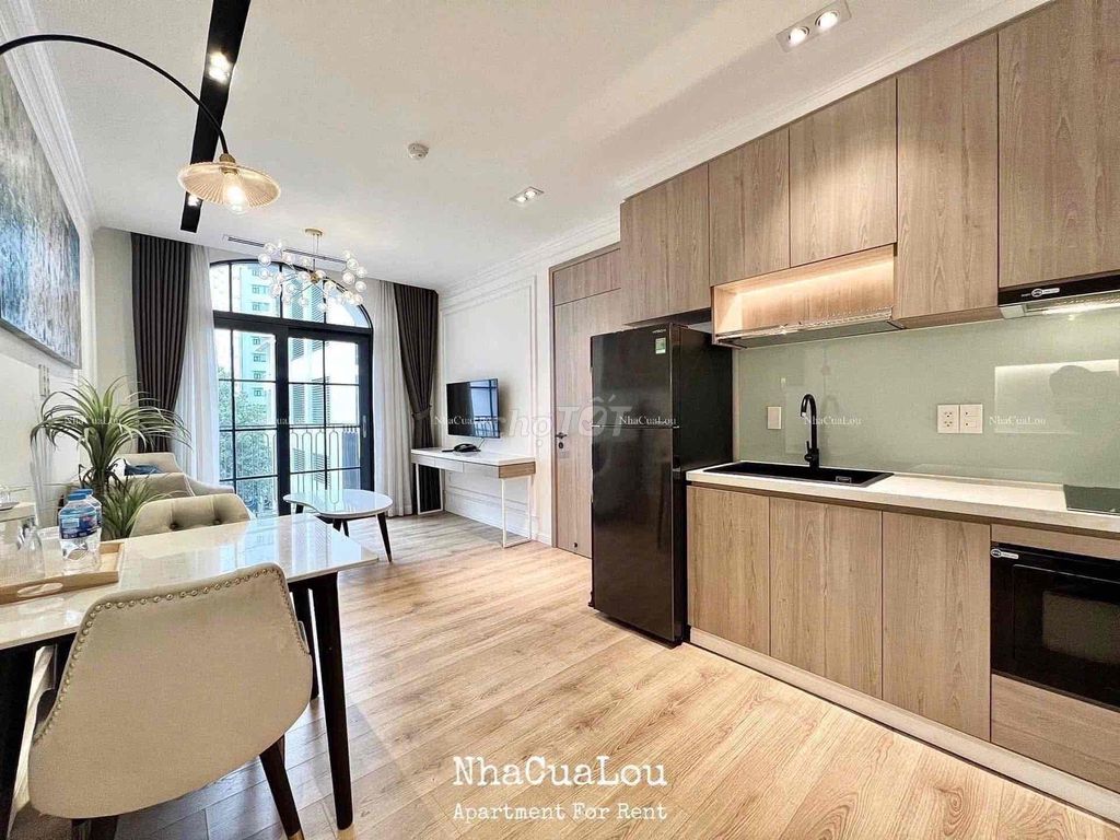 Makes more than 100 apartments. One bedroom-- Phú Nhuận district -- reasonable price.