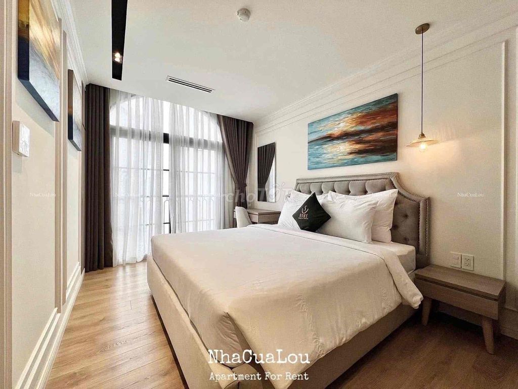 Makes more than 100 apartments. One bedroom-- Phú Nhuận district -- reasonable price.