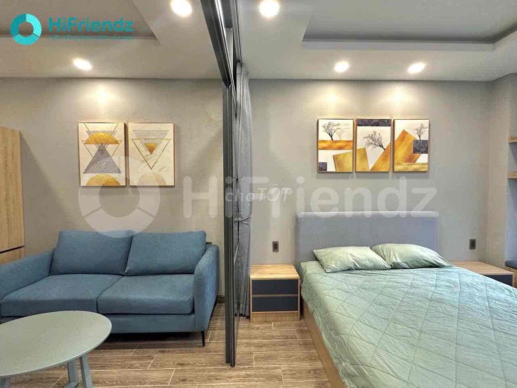 The apartment is a open balcony bedroom in the middle of the second district, near the railing bridge.