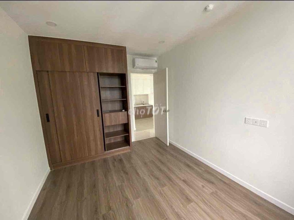 I rented a nice new Central Premium apartment.